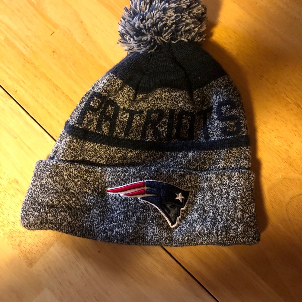 Women’s Patriots Pom Hat